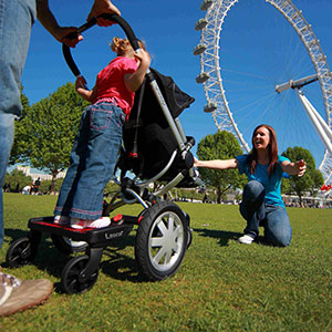 BuggyBoard Maxi kids and parents at London eye
